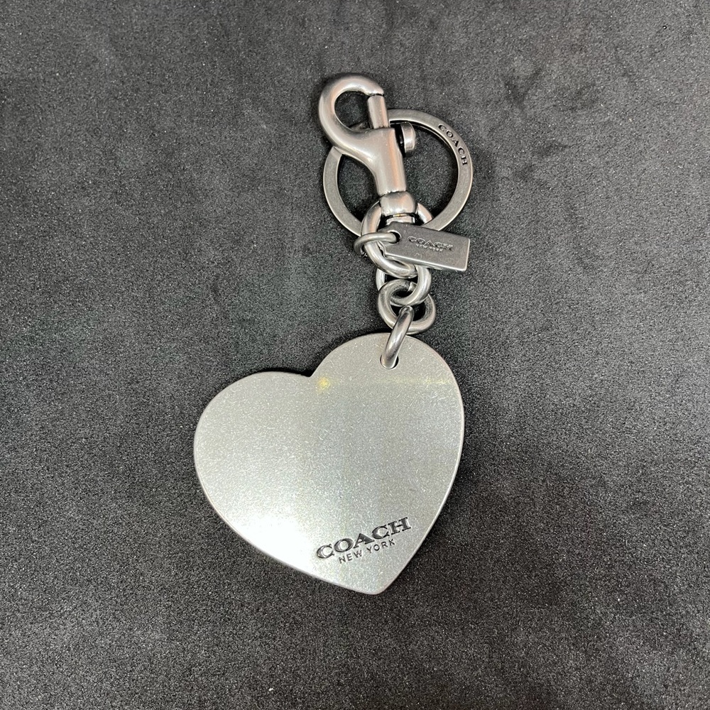 COACH New York Metal Floral Heart Key Chain Ring Silver Stocking Stuffer NWOT - Picture 2 of 5